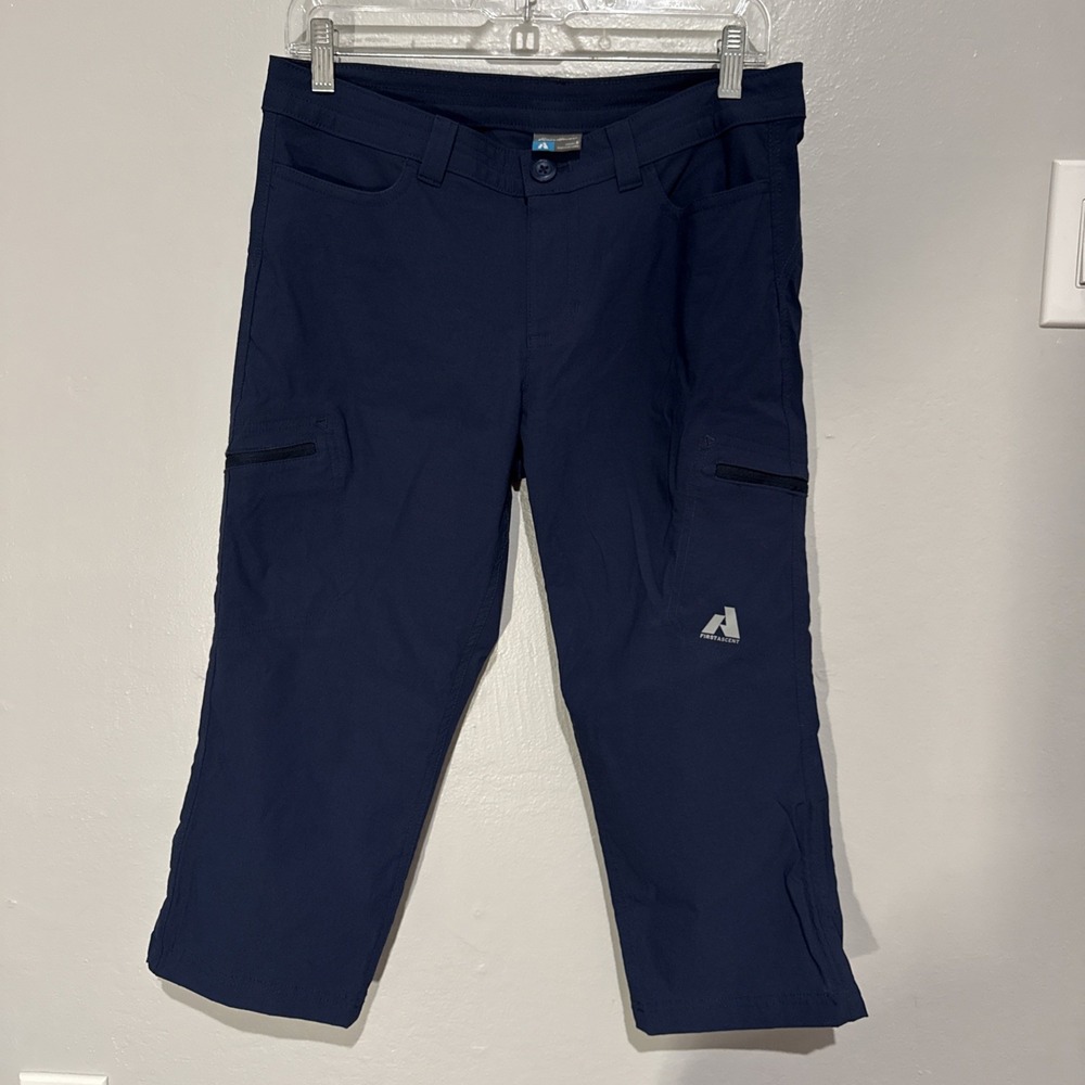 Eddie Bauer First Ascent Capri Pants Womens 6 Navy Blue Zip Cargo Hiking Outdoor